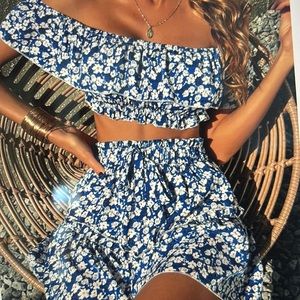 Off the shoulder flower crop set
